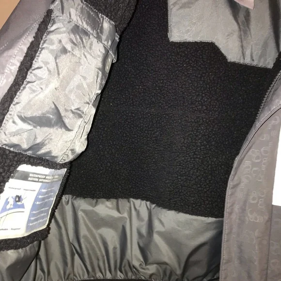 NWOT Convert Columbia Winter Jacket Size 10/12 - Picture 2 of 3